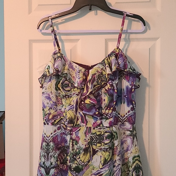 *The Pyramid Collection dress - Picture 2 of 8